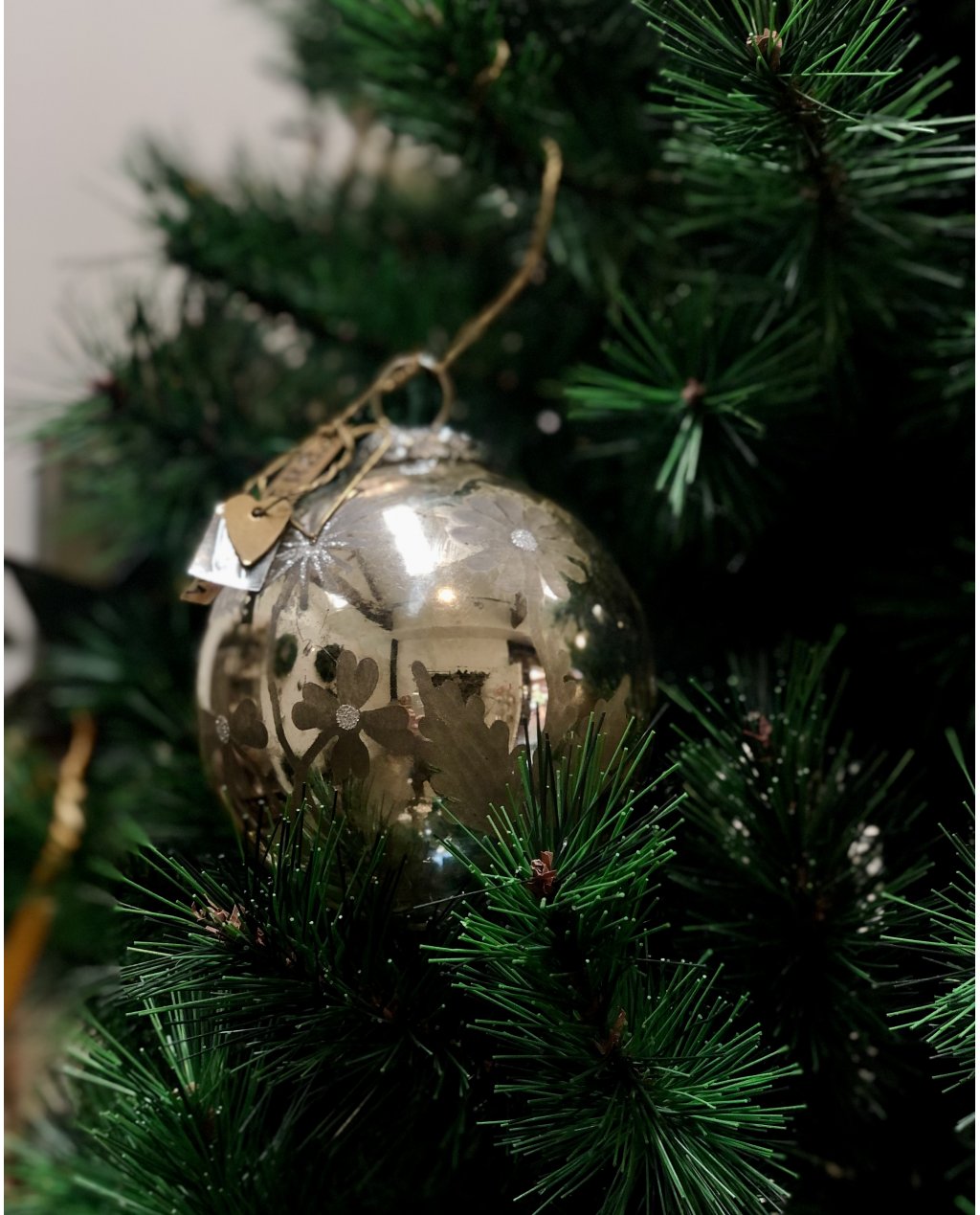 Walther & Co | Silver Glass Ball | Flower | 10cm Walther & Co | Silver Glass Ball | Flower | 10cm