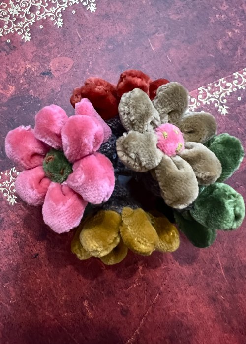 Sophie Digard | Hand-crafted Fabric Brooch | Velour Daisies