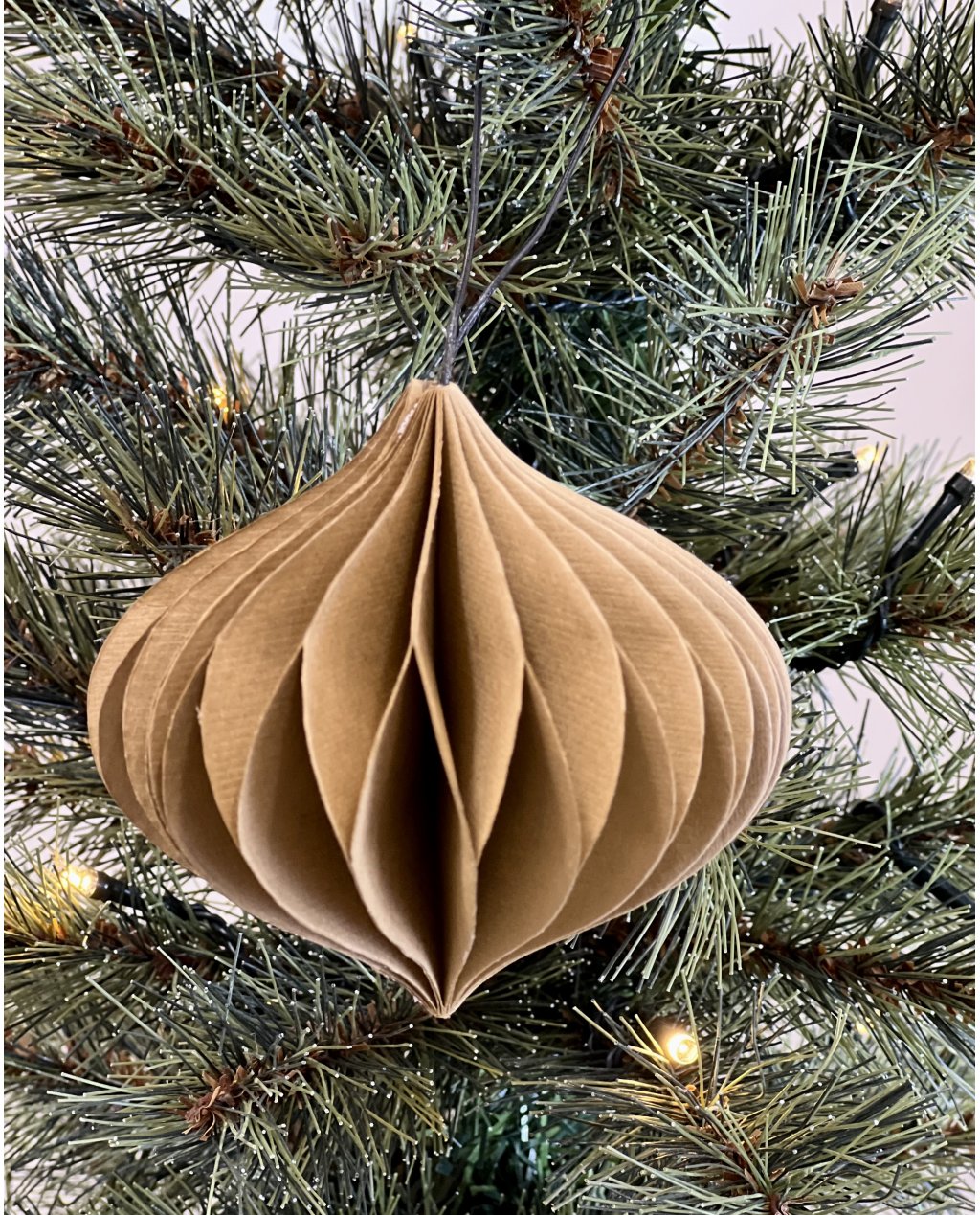 Nordstjerne | Folded Ornament | Onion | Camel | 9cm Nordstjerne | Folded Ornament | Onion | Camel | 9cm