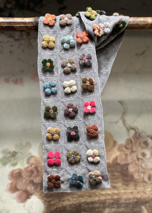 Sophie Digard | Crochet Scarf | Chunky Daisies | Small 
